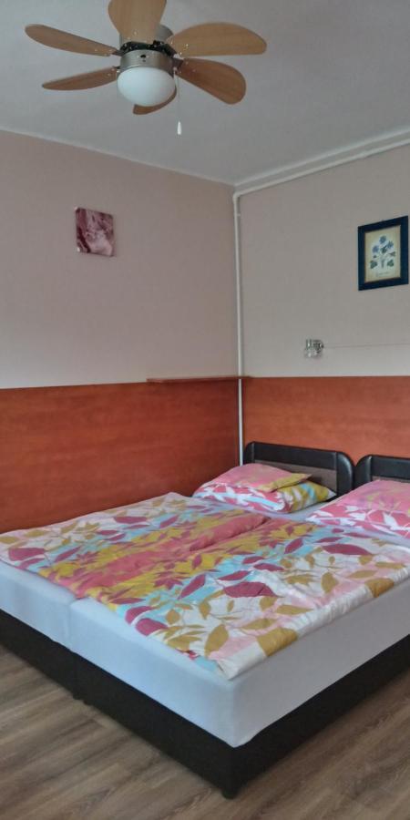 Liza Apartman Gyula Exterior foto
